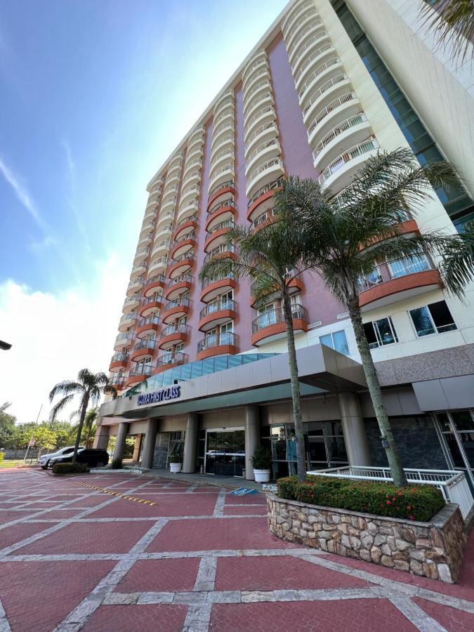 Flat Com Vista Panoramica -15- Na Barra Da Tijuca - Estacionamento Gratuito - Frigobar - Ar Condicionado - Piscina - Academia - Balsa Para Praia Gratis - Varanda - Vista Parcial Mar E Lagoa Rio de Janeiro Buitenkant foto