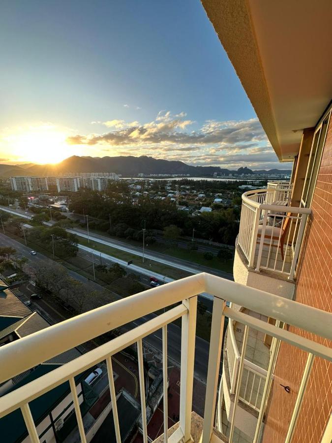 Flat Com Vista Panoramica -15- Na Barra Da Tijuca - Estacionamento Gratuito - Frigobar - Ar Condicionado - Piscina - Academia - Balsa Para Praia Gratis - Varanda - Vista Parcial Mar E Lagoa Rio de Janeiro Buitenkant foto