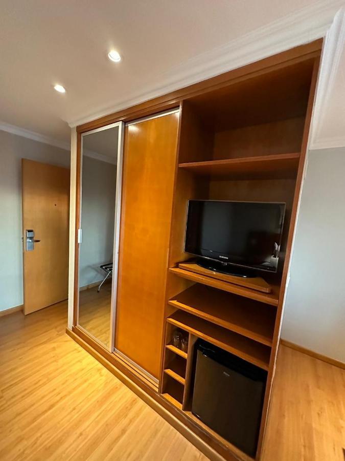 Flat Com Vista Panoramica -15- Na Barra Da Tijuca - Estacionamento Gratuito - Frigobar - Ar Condicionado - Piscina - Academia - Balsa Para Praia Gratis - Varanda - Vista Parcial Mar E Lagoa Rio de Janeiro Buitenkant foto