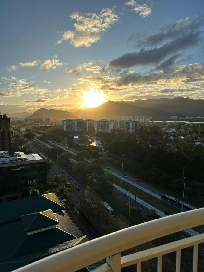 Flat Com Vista Panoramica -15- Na Barra Da Tijuca - Estacionamento Gratuito - Frigobar - Ar Condicionado - Piscina - Academia - Balsa Para Praia Gratis - Varanda - Vista Parcial Mar E Lagoa Rio de Janeiro Buitenkant foto