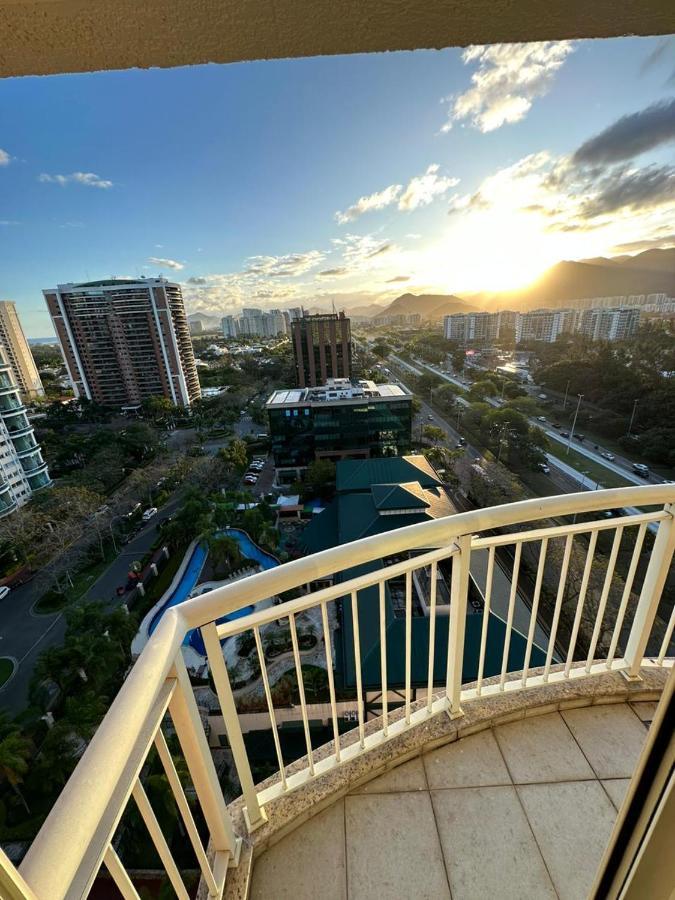 Flat Com Vista Panoramica -15- Na Barra Da Tijuca - Estacionamento Gratuito - Frigobar - Ar Condicionado - Piscina - Academia - Balsa Para Praia Gratis - Varanda - Vista Parcial Mar E Lagoa Rio de Janeiro Buitenkant foto