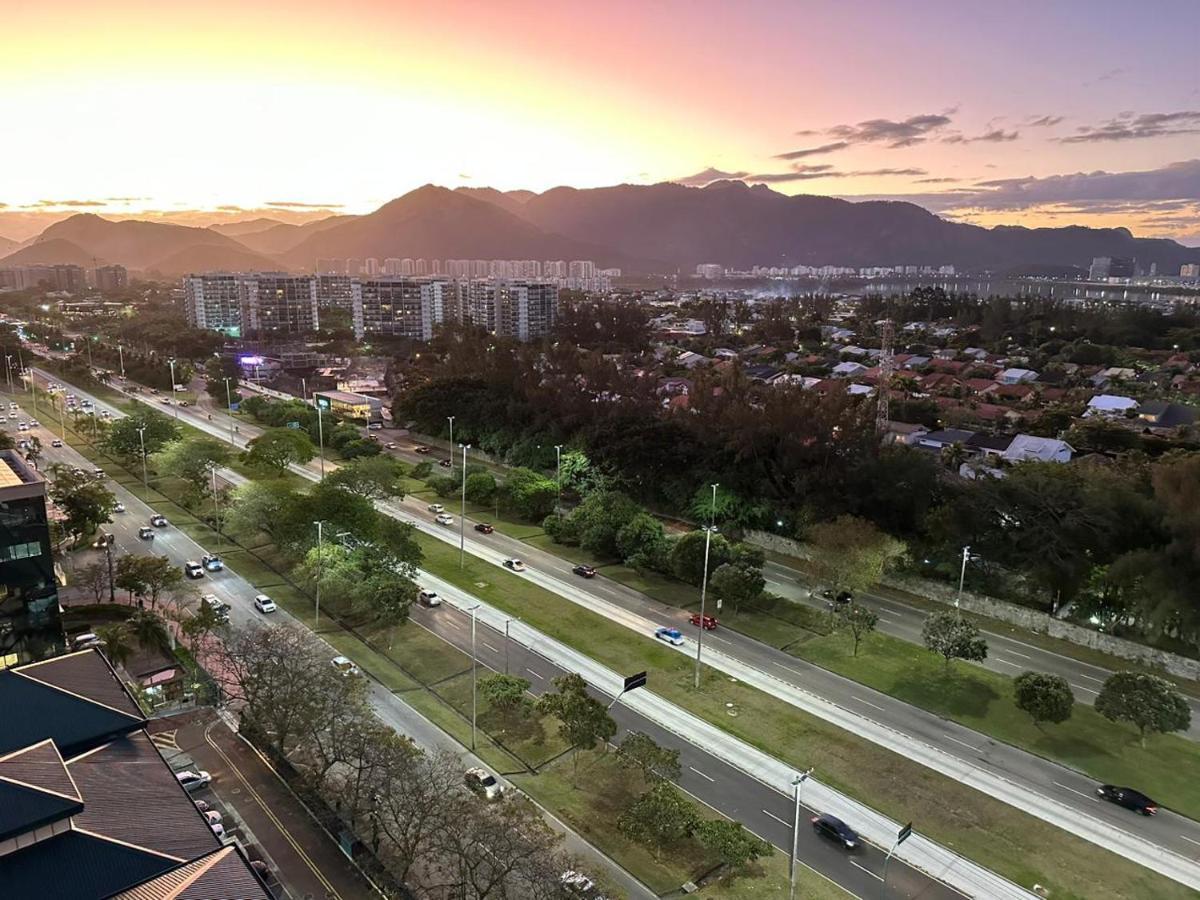 Flat Com Vista Panoramica -15- Na Barra Da Tijuca - Estacionamento Gratuito - Frigobar - Ar Condicionado - Piscina - Academia - Balsa Para Praia Gratis - Varanda - Vista Parcial Mar E Lagoa Rio de Janeiro Buitenkant foto