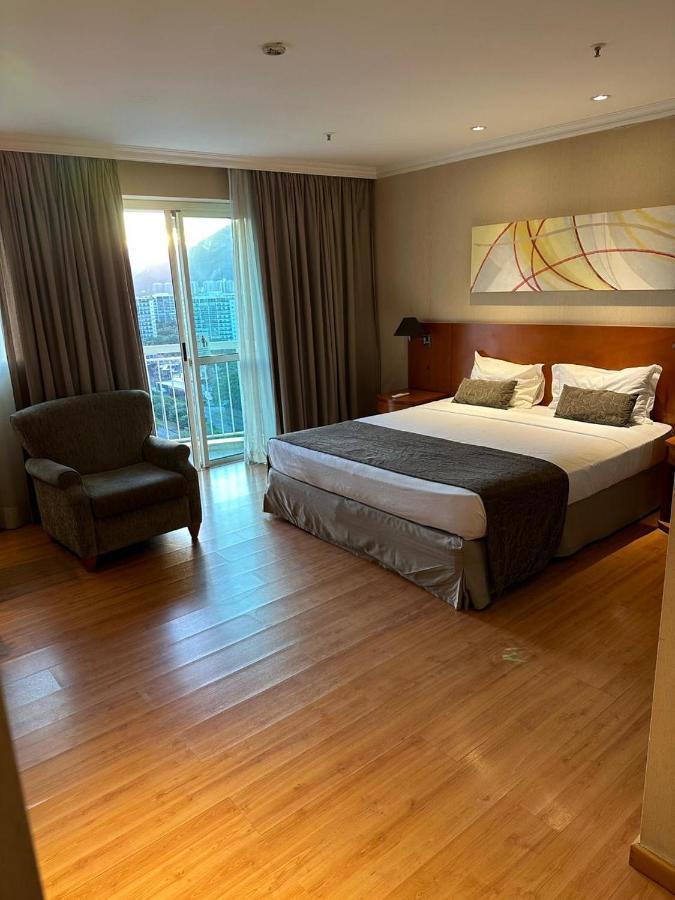 Flat Com Vista Panoramica -15- Na Barra Da Tijuca - Estacionamento Gratuito - Frigobar - Ar Condicionado - Piscina - Academia - Balsa Para Praia Gratis - Varanda - Vista Parcial Mar E Lagoa Rio de Janeiro Buitenkant foto