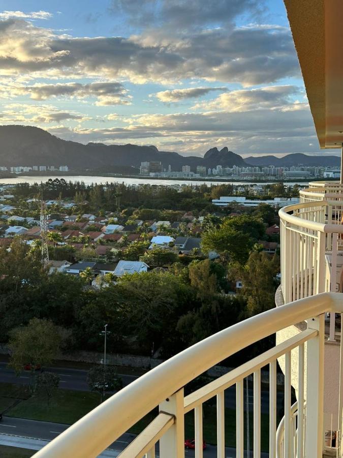 Flat Com Vista Panoramica -15- Na Barra Da Tijuca - Estacionamento Gratuito - Frigobar - Ar Condicionado - Piscina - Academia - Balsa Para Praia Gratis - Varanda - Vista Parcial Mar E Lagoa Rio de Janeiro Buitenkant foto