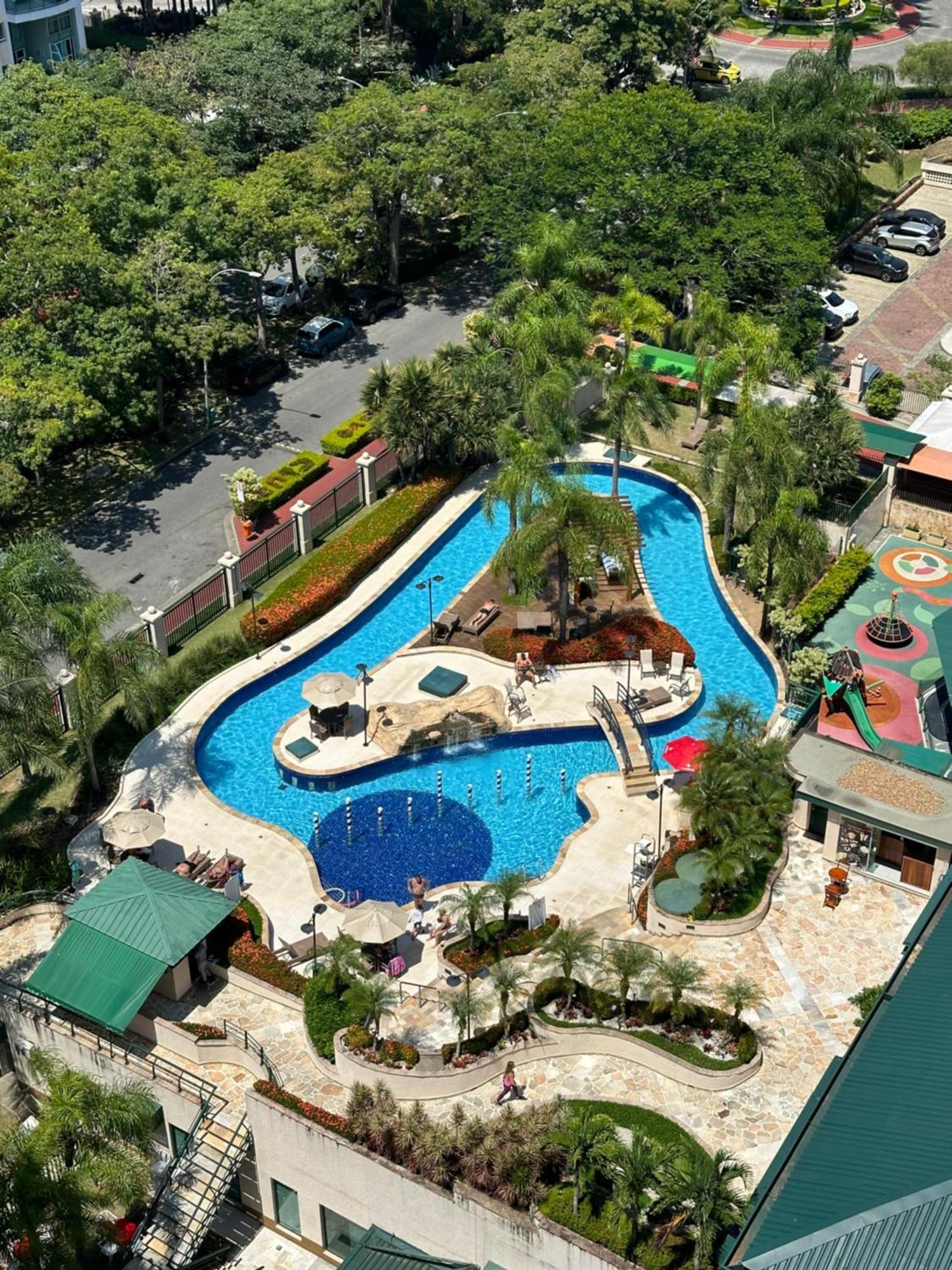 Flat Com Vista Panoramica -15- Na Barra Da Tijuca - Estacionamento Gratuito - Frigobar - Ar Condicionado - Piscina - Academia - Balsa Para Praia Gratis - Varanda - Vista Parcial Mar E Lagoa Rio de Janeiro Buitenkant foto