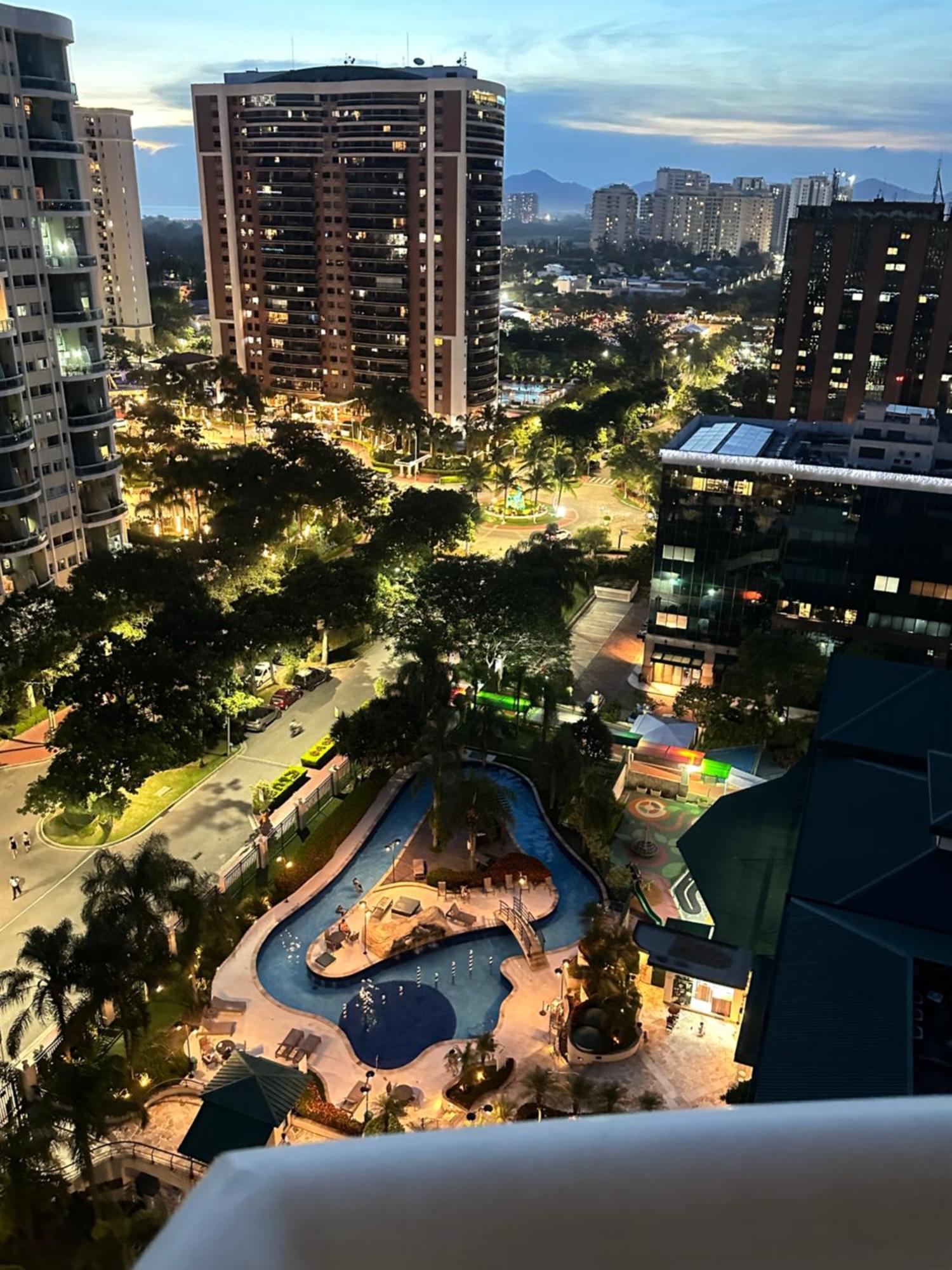 Flat Com Vista Panoramica -15- Na Barra Da Tijuca - Estacionamento Gratuito - Frigobar - Ar Condicionado - Piscina - Academia - Balsa Para Praia Gratis - Varanda - Vista Parcial Mar E Lagoa Rio de Janeiro Buitenkant foto