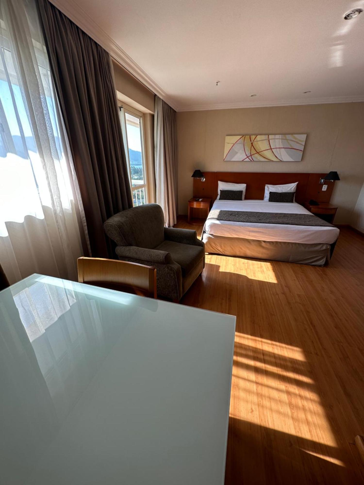 Flat Com Vista Panoramica -15- Na Barra Da Tijuca - Estacionamento Gratuito - Frigobar - Ar Condicionado - Piscina - Academia - Balsa Para Praia Gratis - Varanda - Vista Parcial Mar E Lagoa Rio de Janeiro Buitenkant foto