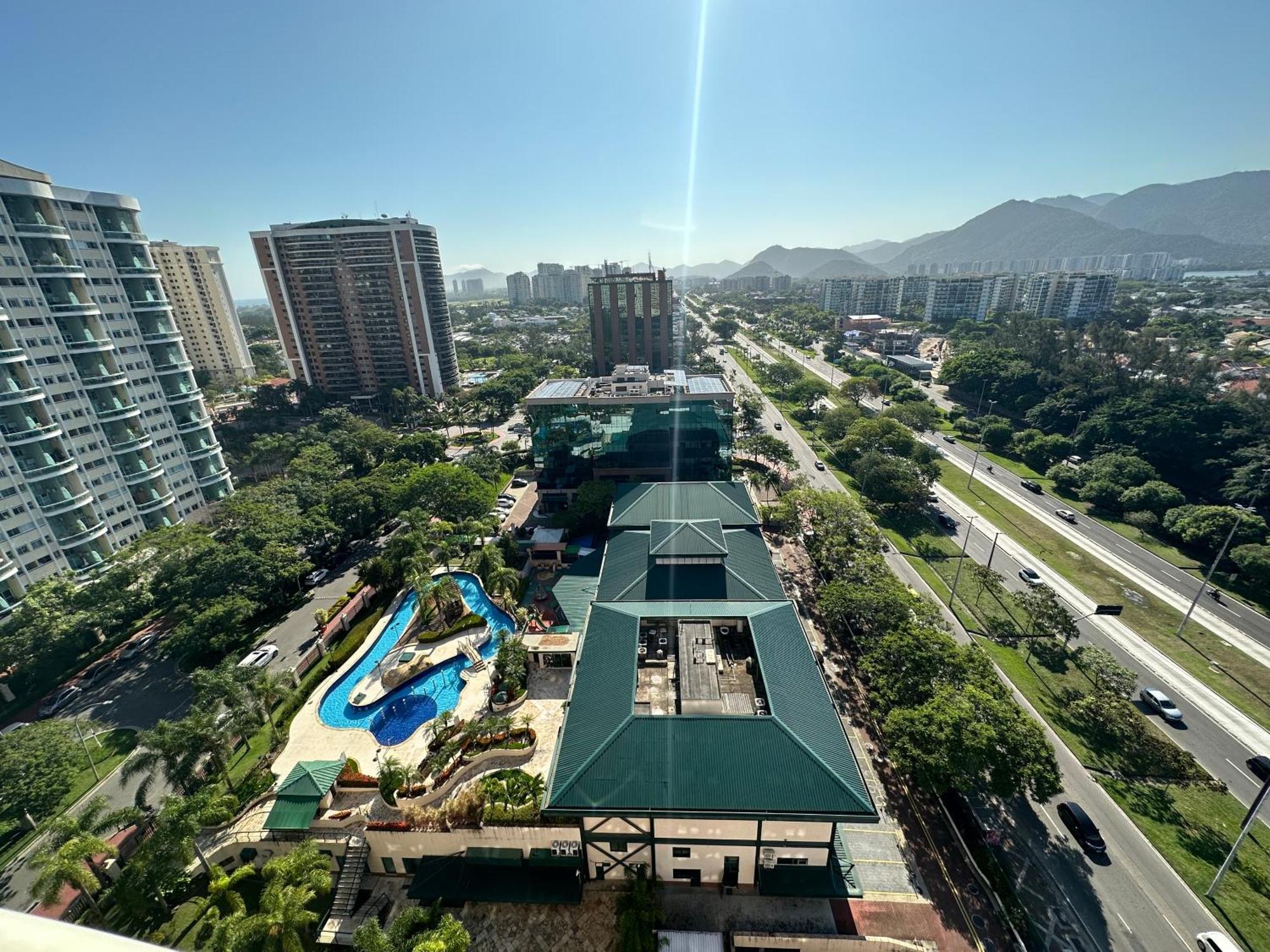 Flat Com Vista Panoramica -15- Na Barra Da Tijuca - Estacionamento Gratuito - Frigobar - Ar Condicionado - Piscina - Academia - Balsa Para Praia Gratis - Varanda - Vista Parcial Mar E Lagoa Rio de Janeiro Buitenkant foto
