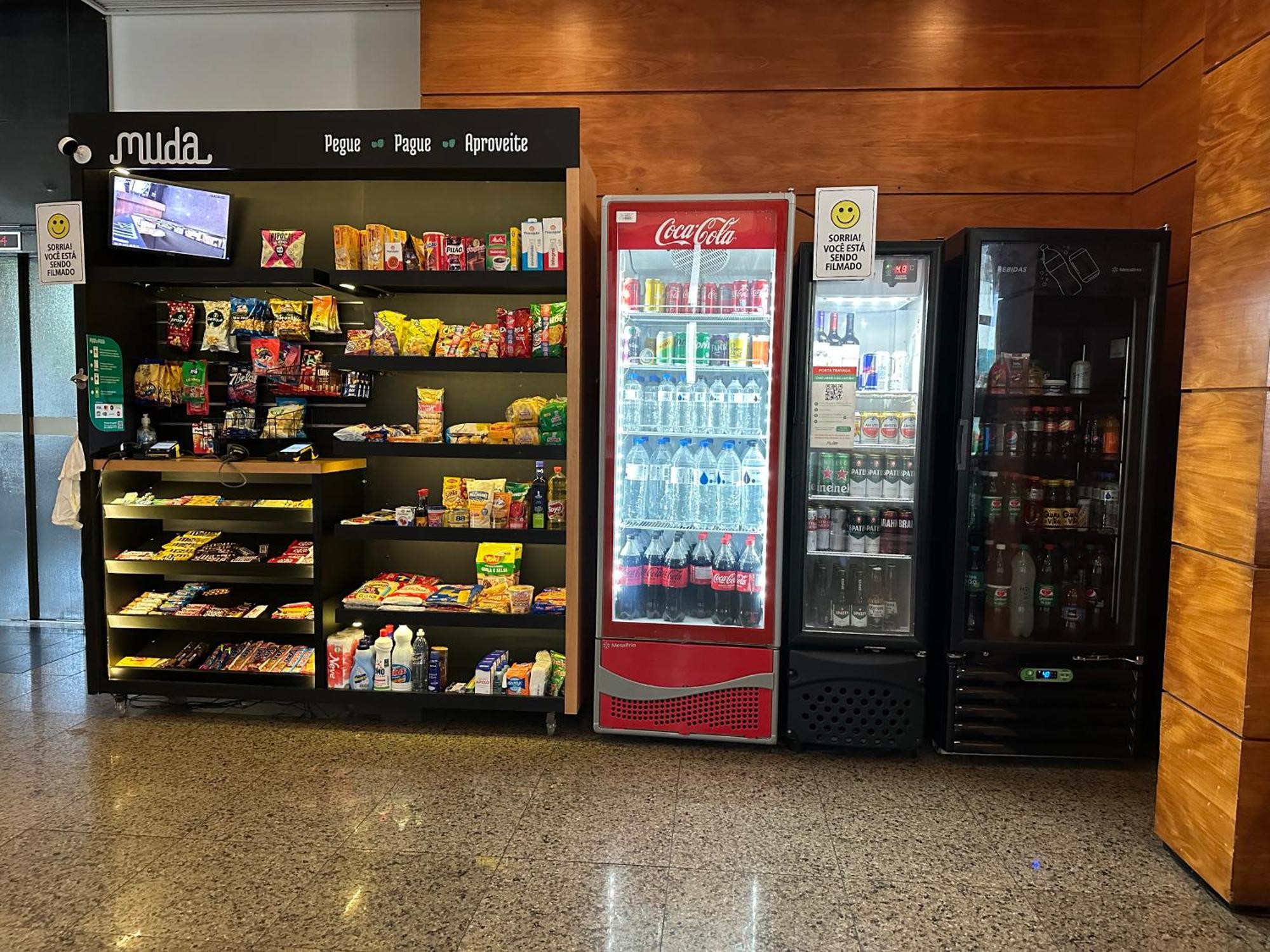 Flat Com Vista Panoramica -15- Na Barra Da Tijuca - Estacionamento Gratuito - Frigobar - Ar Condicionado - Piscina - Academia - Balsa Para Praia Gratis - Varanda - Vista Parcial Mar E Lagoa Rio de Janeiro Buitenkant foto