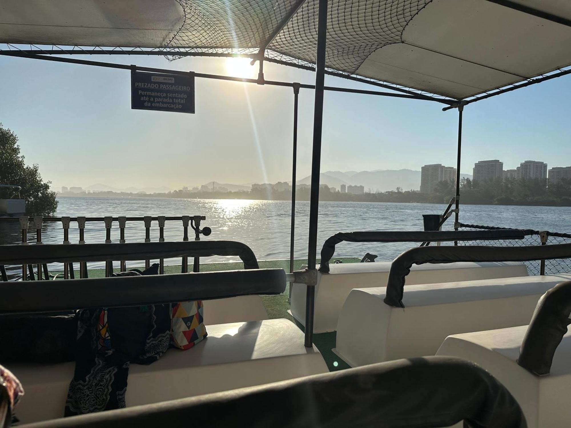 Flat Com Vista Panoramica -15- Na Barra Da Tijuca - Estacionamento Gratuito - Frigobar - Ar Condicionado - Piscina - Academia - Balsa Para Praia Gratis - Varanda - Vista Parcial Mar E Lagoa Rio de Janeiro Buitenkant foto