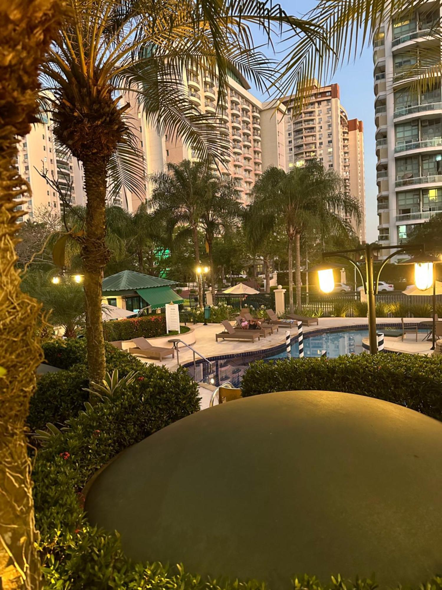 Flat Com Vista Panoramica -15- Na Barra Da Tijuca - Estacionamento Gratuito - Frigobar - Ar Condicionado - Piscina - Academia - Balsa Para Praia Gratis - Varanda - Vista Parcial Mar E Lagoa Rio de Janeiro Buitenkant foto