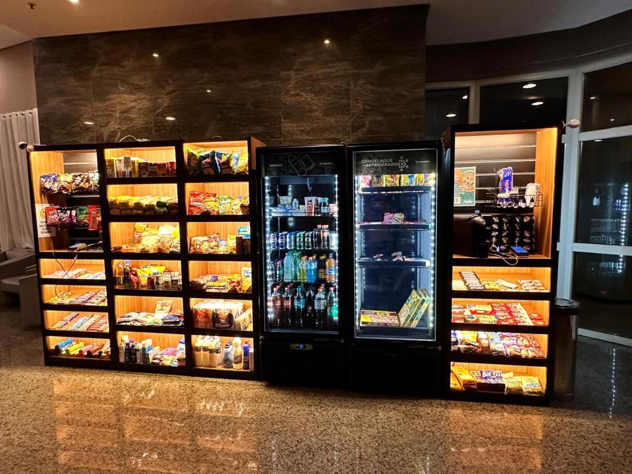 Flat Com Vista Panoramica -15- Na Barra Da Tijuca - Estacionamento Gratuito - Frigobar - Ar Condicionado - Piscina - Academia - Balsa Para Praia Gratis - Varanda - Vista Parcial Mar E Lagoa Rio de Janeiro Buitenkant foto